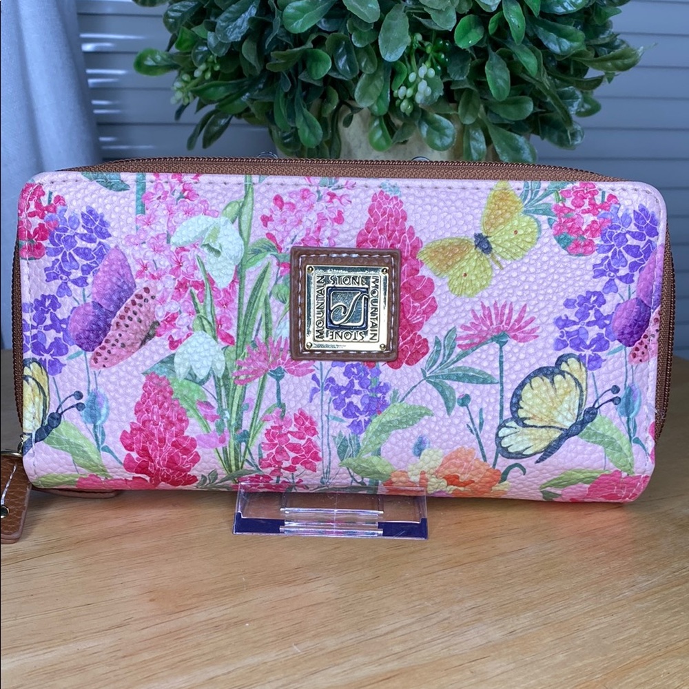 Stone Mountain Pink Floral Butterfly Wallet - Picture 2 of 8